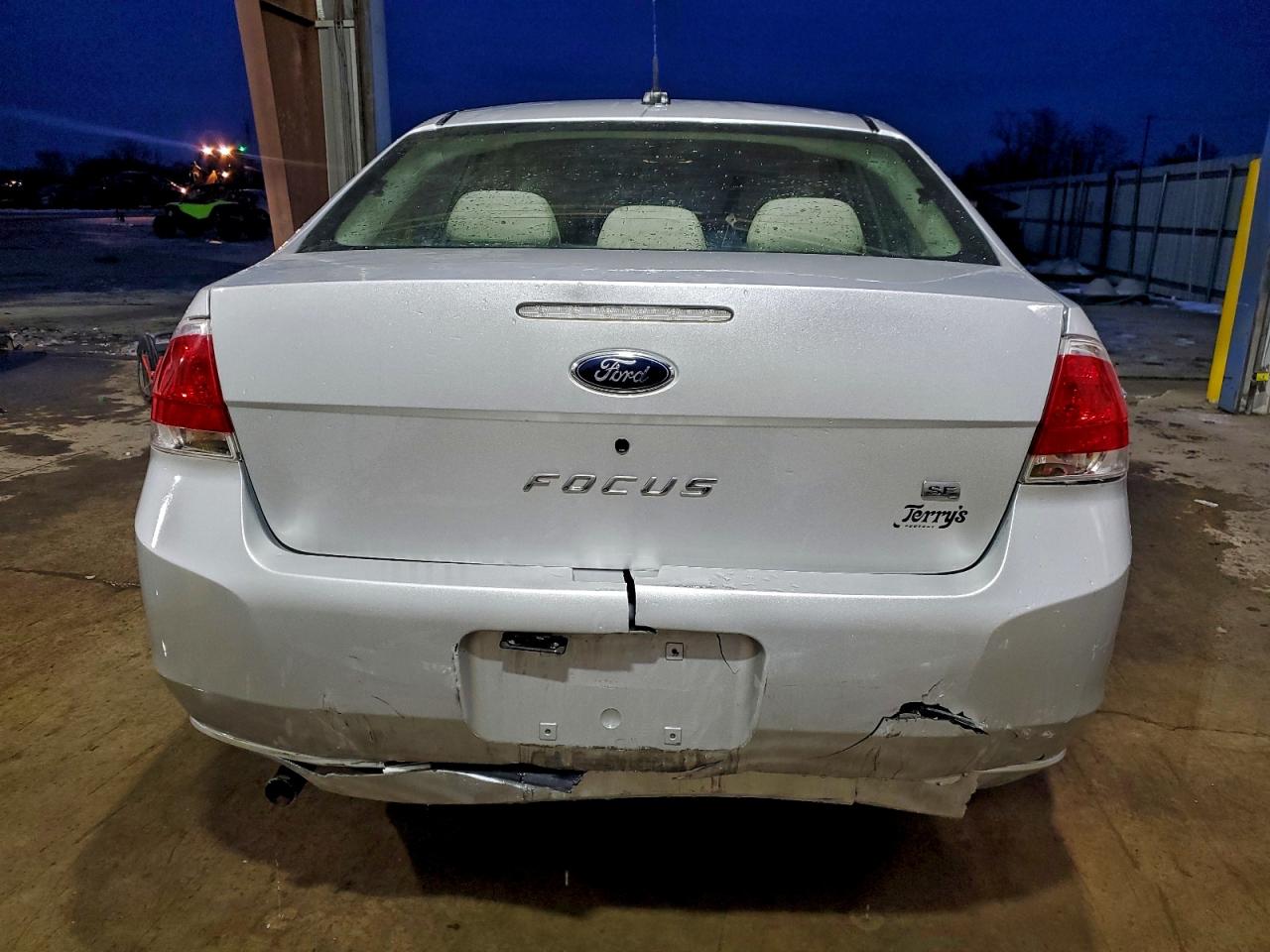 2009 FORD FOCUS SE photo 6