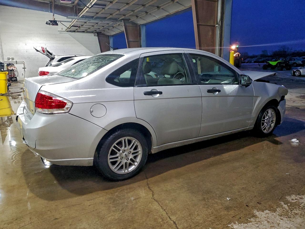 2009 FORD FOCUS SE photo 3