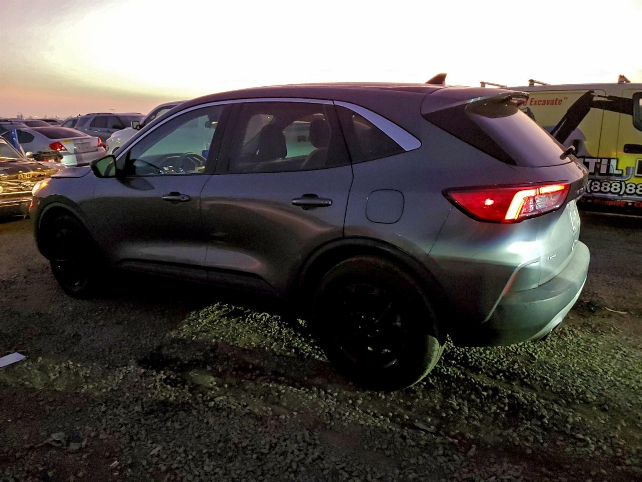 2022 FORD ESCAPE SE photo 2