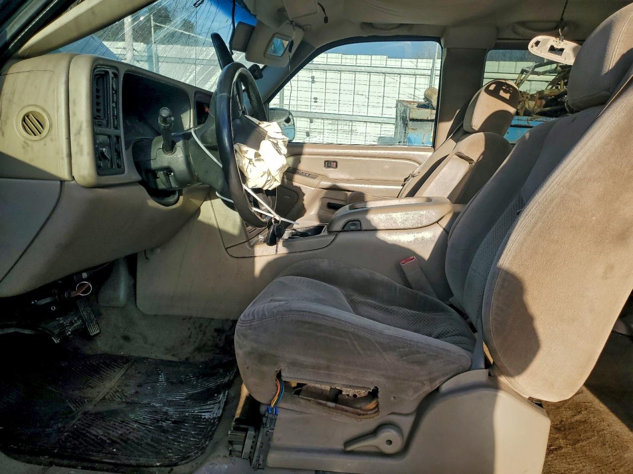 2004 CHEVROLET SILVERADO K1500 photo 7