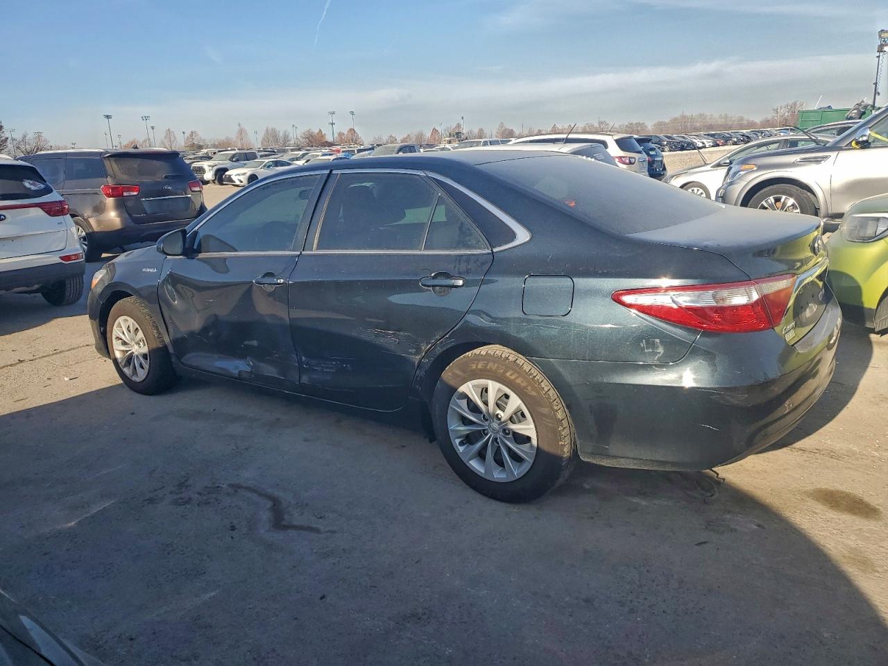 2015 TOYOTA CAMRY HYBRID photo 2