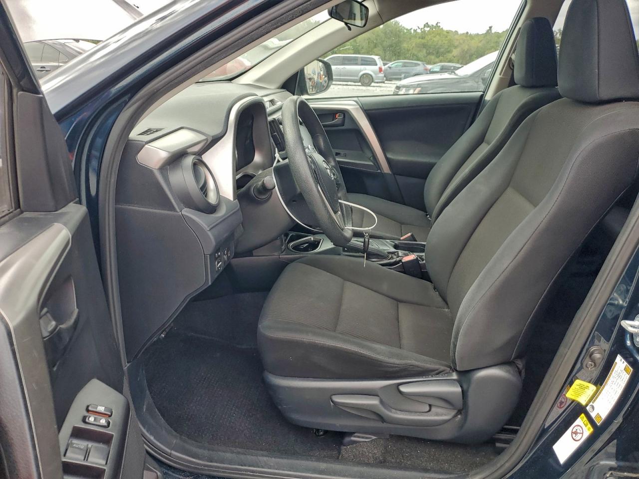 2017 TOYOTA RAV4 LE photo 7
