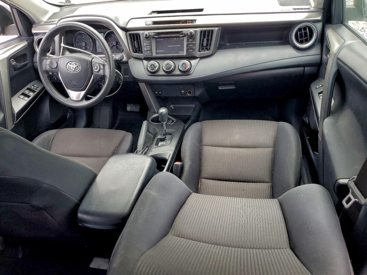2017 TOYOTA RAV4 LE photo 8