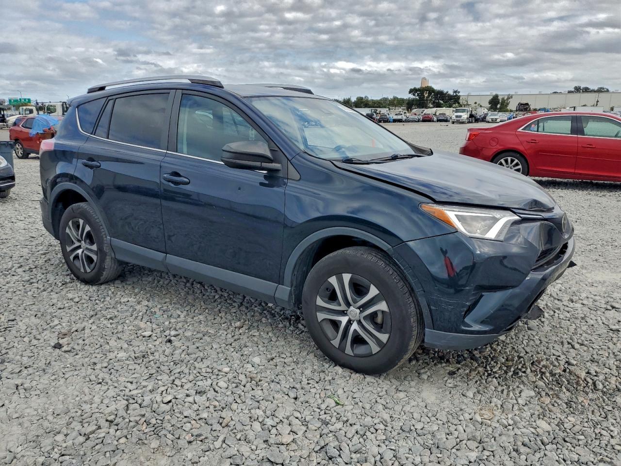 2017 TOYOTA RAV4 LE photo 4