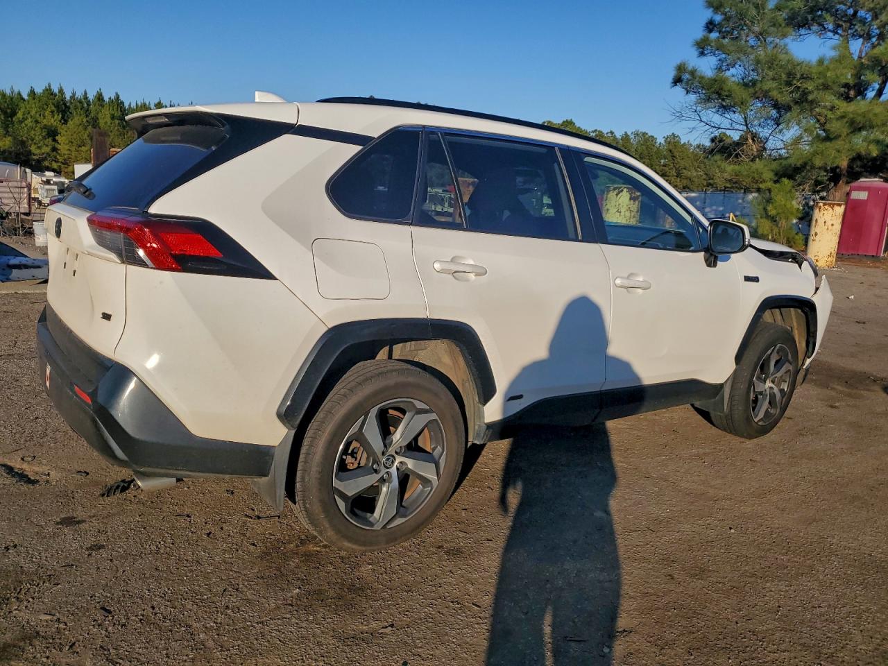 2021 TOYOTA RAV4 PRIME SE photo 3