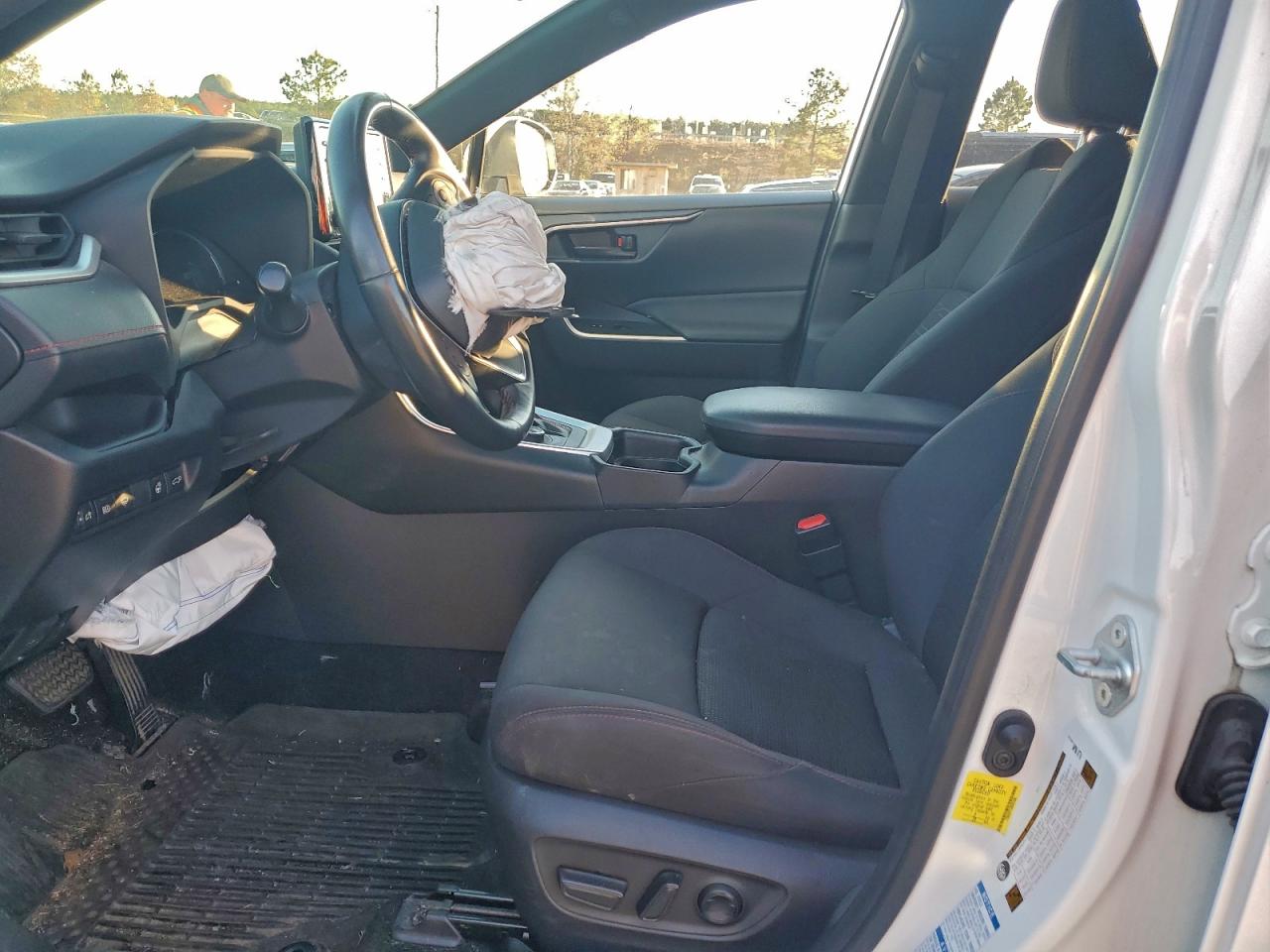 2021 TOYOTA RAV4 PRIME SE photo 7
