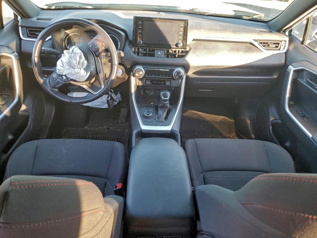 2021 TOYOTA RAV4 PRIME SE photo 8
