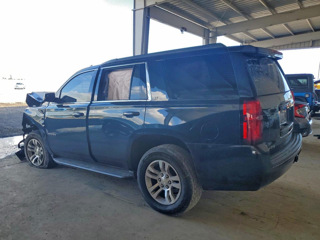 2017 CHEVROLET TAHOE K1500 LT photo 2