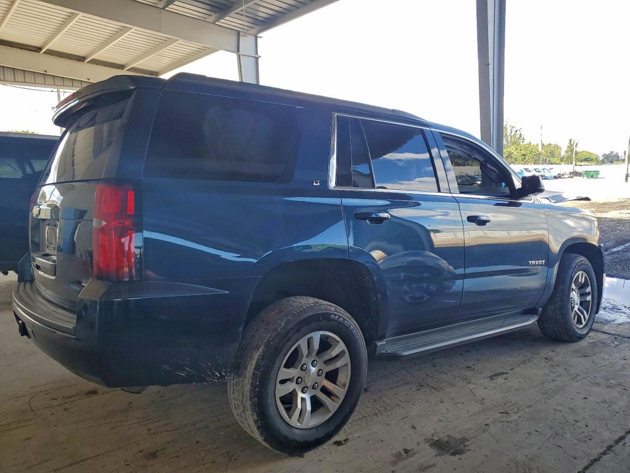 2017 CHEVROLET TAHOE K1500 LT photo 3
