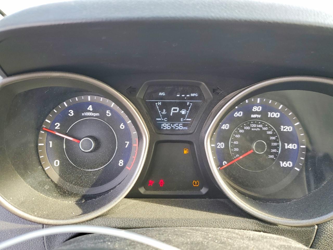 2016 HYUNDAI ELANTRA SE photo 9