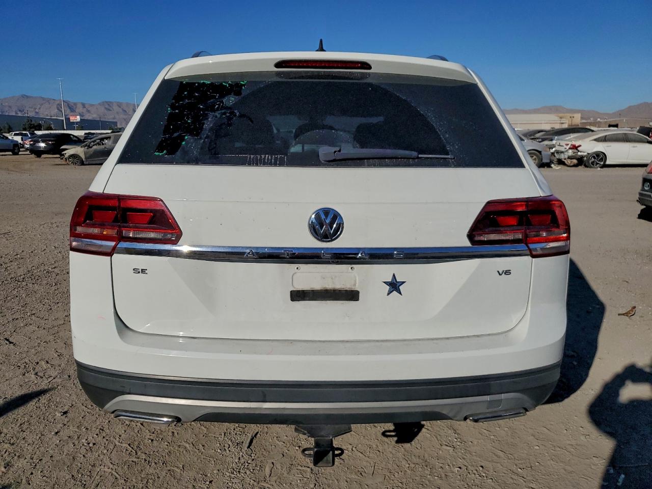 2018 VOLKSWAGEN ATLAS SE photo 6