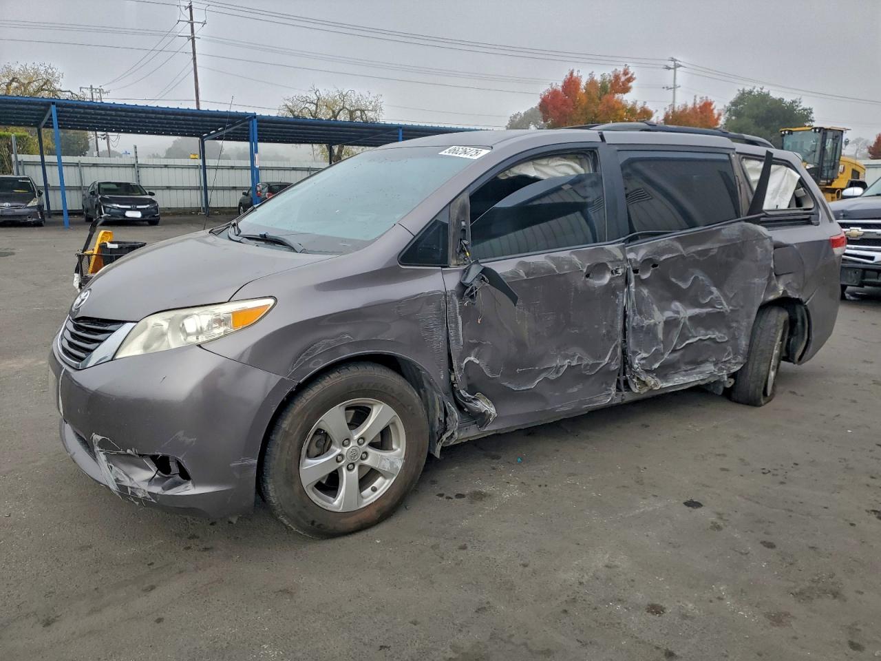 2013 TOYOTA SIENNA