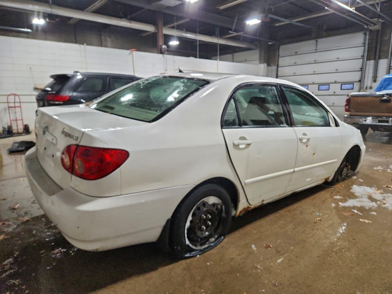 2005 TOYOTA COROLLA CE photo 3