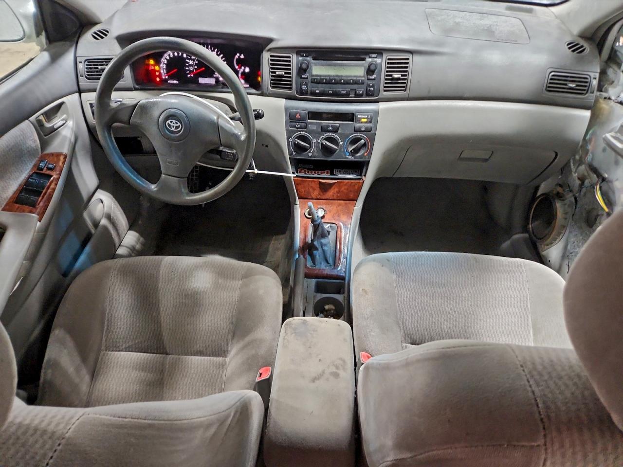 2005 TOYOTA COROLLA CE photo 8