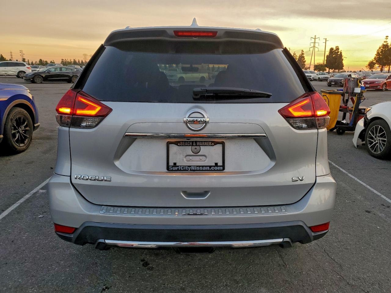 2018 NISSAN ROGUE S photo 6