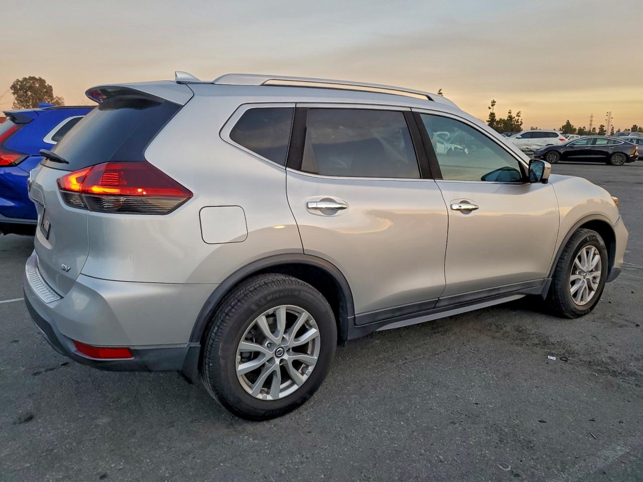 2018 NISSAN ROGUE S photo 3