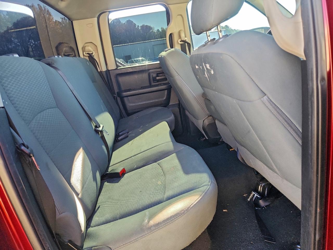 2018 RAM 1500 ST photo 10