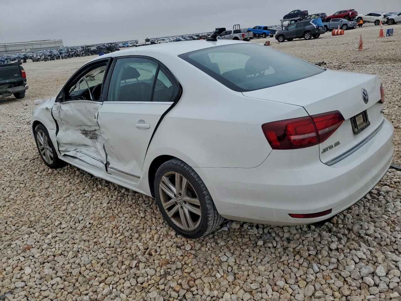 2017 VOLKSWAGEN JETTA SEL photo 2