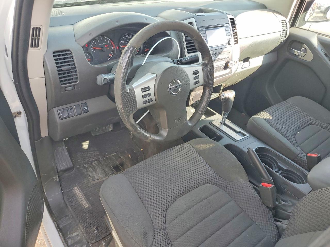 2018 NISSAN FRONTIER SV photo 8