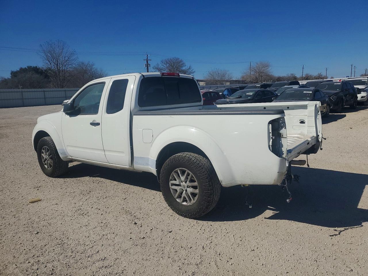 2018 NISSAN FRONTIER SV photo 2