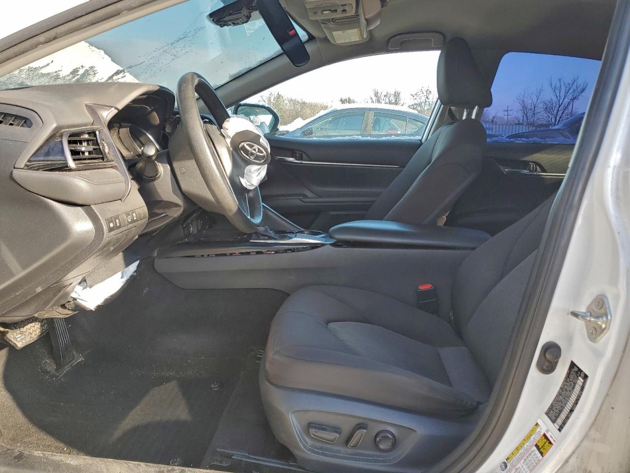 2019 TOYOTA CAMRY L photo 7