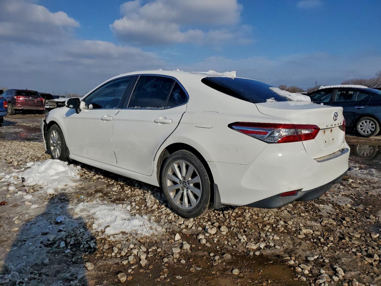 2019 TOYOTA CAMRY L photo 2