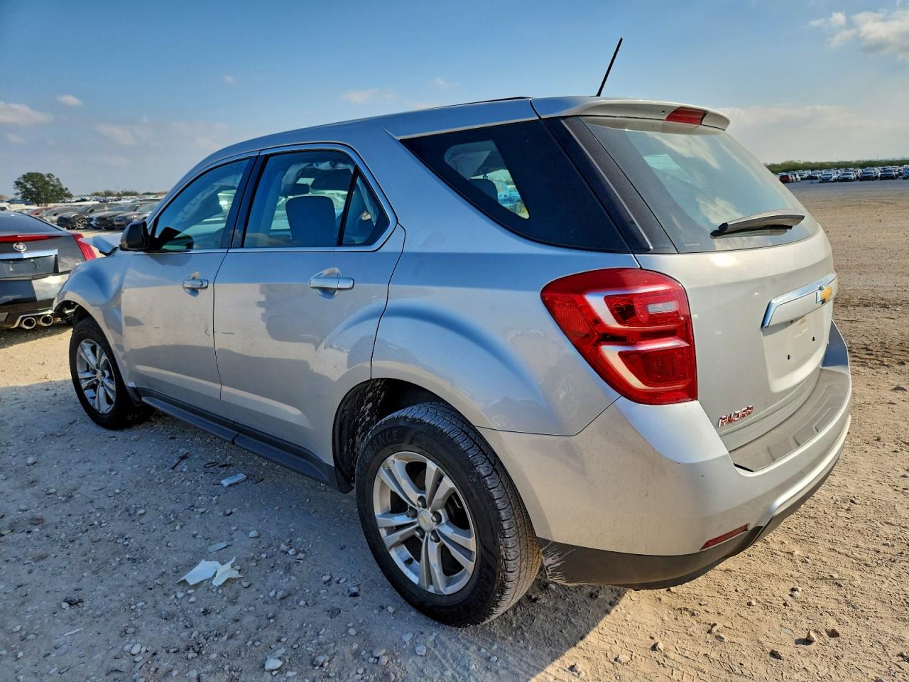 2016 CHEVROLET EQUINOX LS photo 2