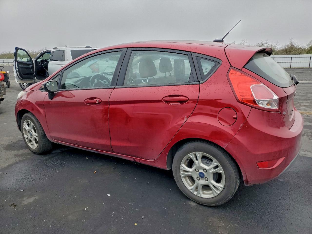 2016 FORD FIESTA SE photo 2