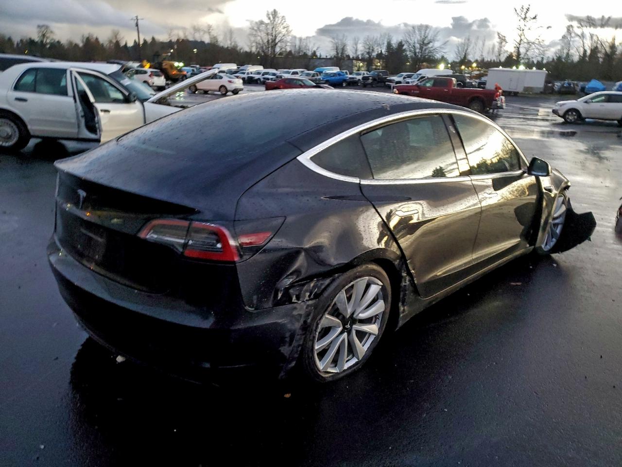 2018 TESLA MODEL 3 photo 3