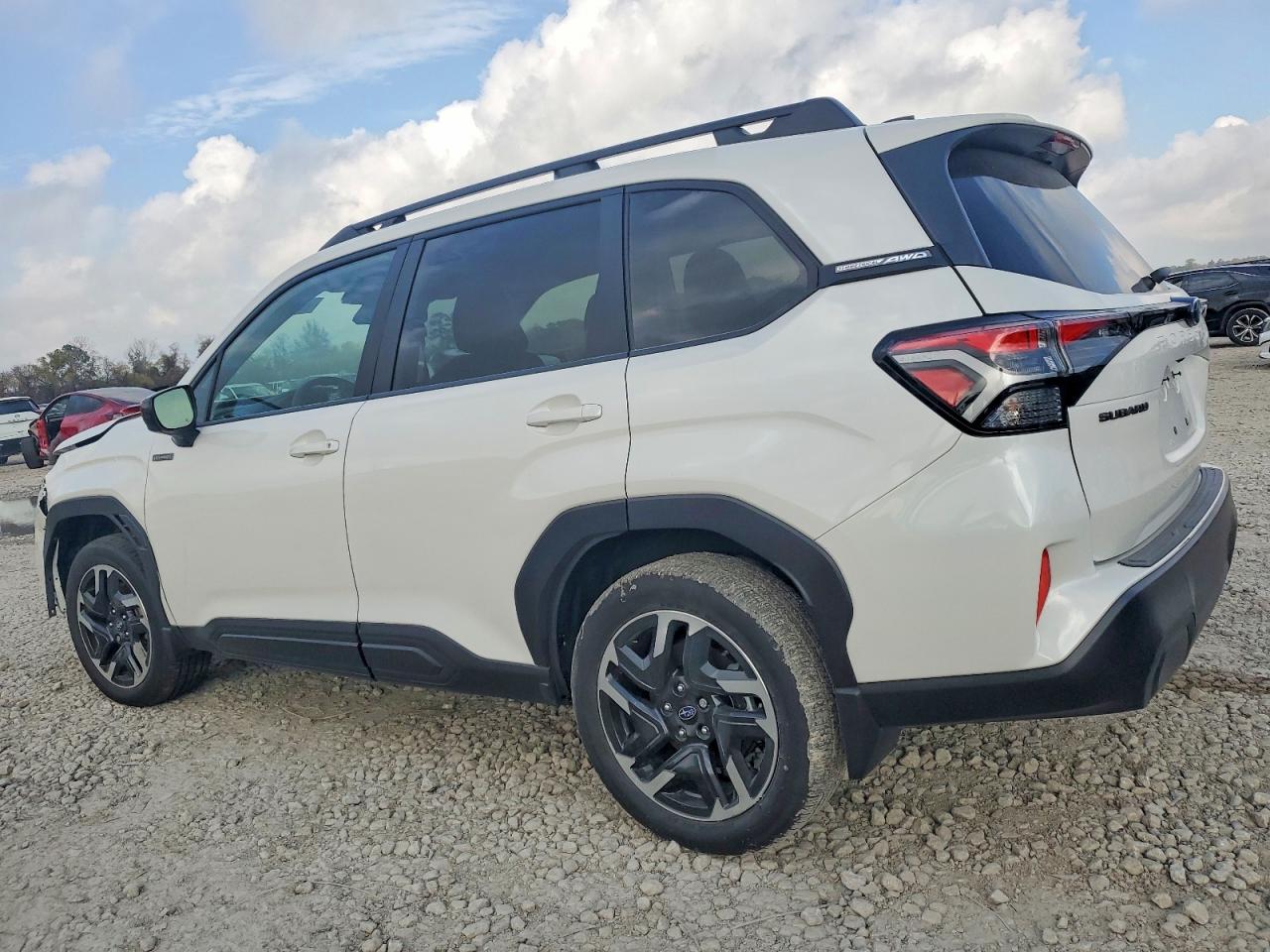 2025 SUBARU FORESTER PREMIUM photo 2