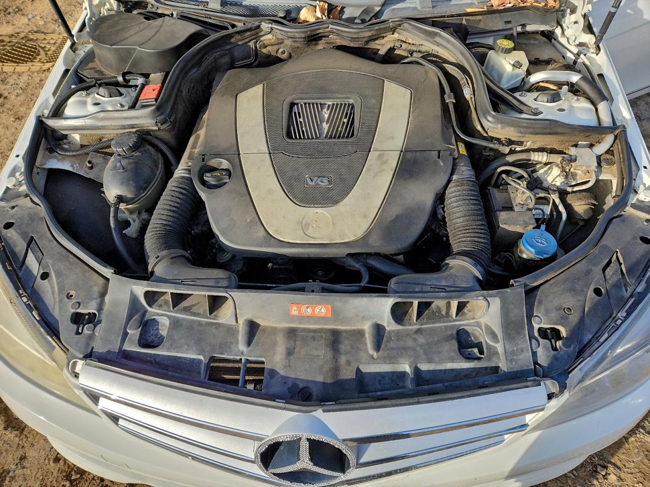2010 MERCEDES-BENZ C 300 photo 11