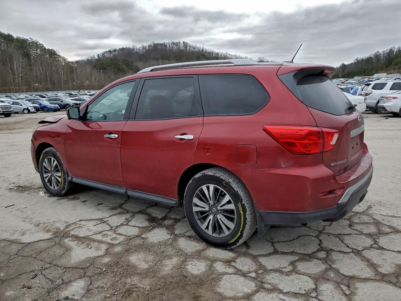 2017 NISSAN PATHFINDER S photo 2