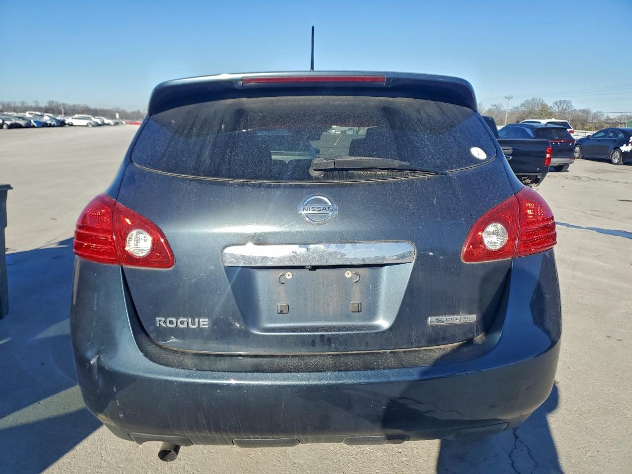 2013 NISSAN ROGUE S photo 6