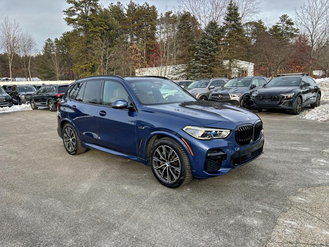 2022 BMW X5 XDRIVE45E — MINOR DENT/SCRATCHES damage — photo 1
