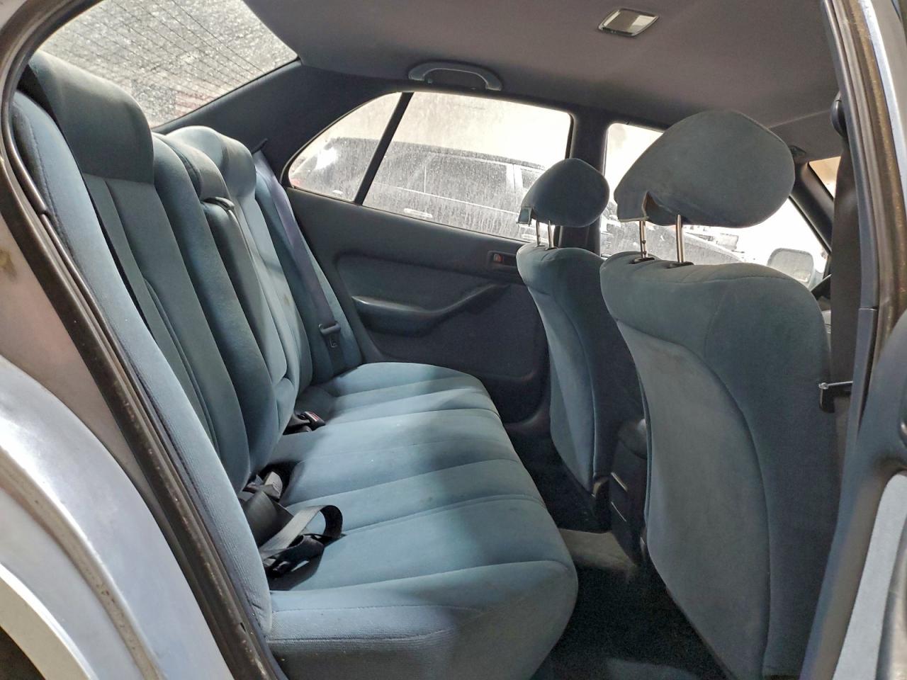 1992 TOYOTA CAMRY LE photo 10