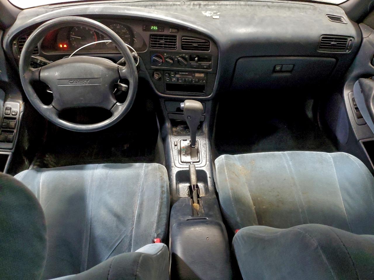 1992 TOYOTA CAMRY LE photo 8