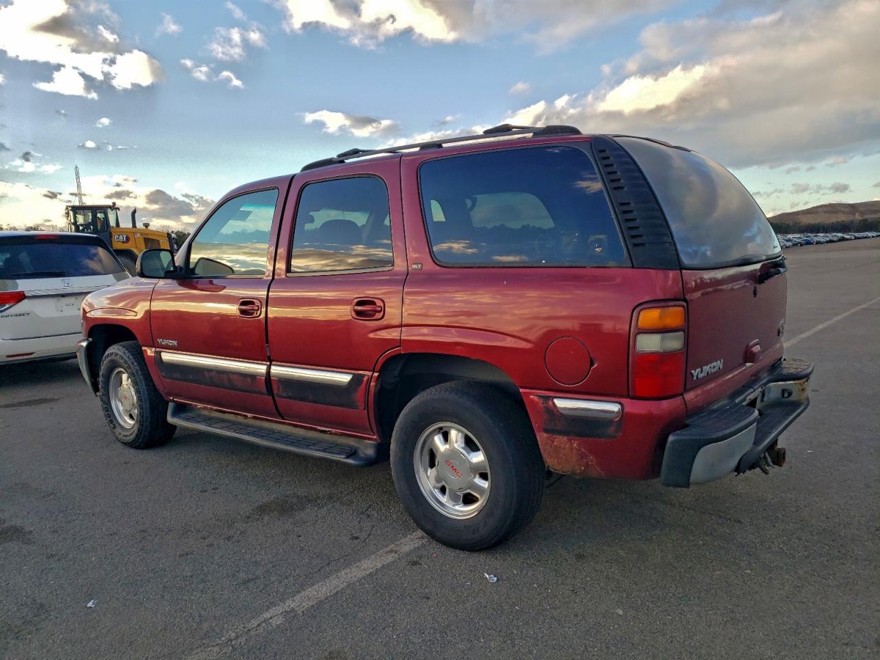 2002 GMC YUKON photo 2