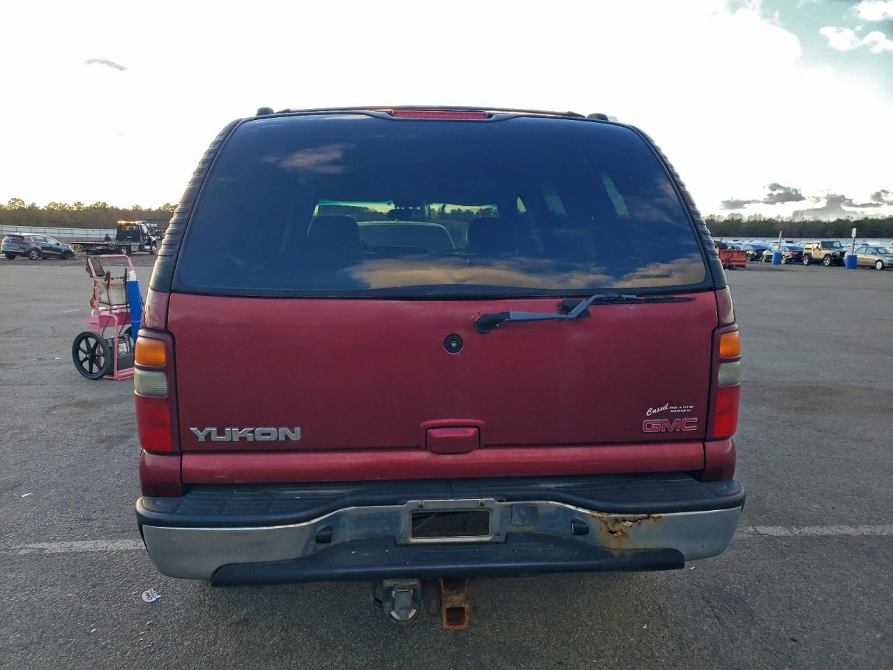 2002 GMC YUKON photo 6