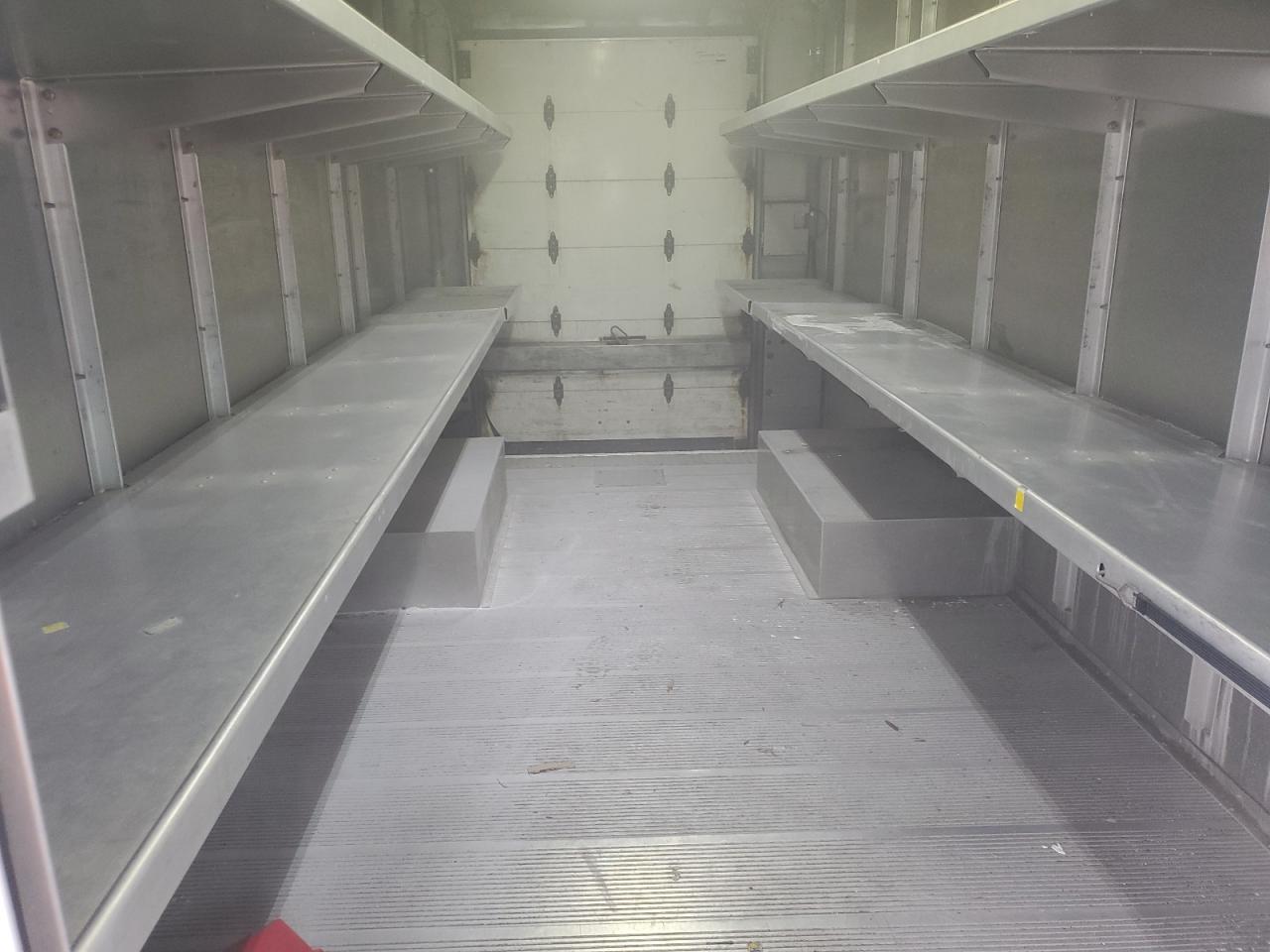 2020  CHASSIS M - DELIVERY VAN photo 10