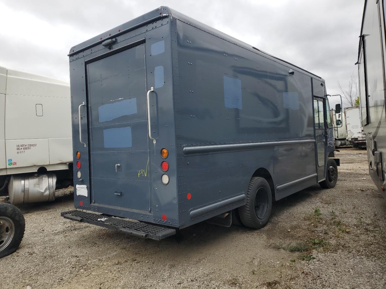 2020  CHASSIS M - DELIVERY VAN photo 3
