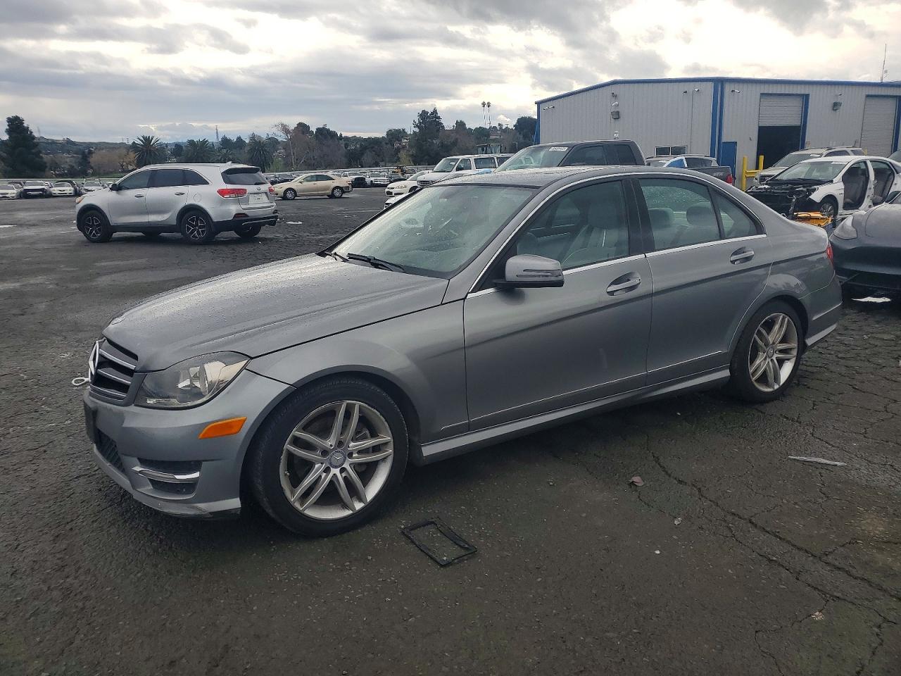 2014 MERCEDES-BENZ C