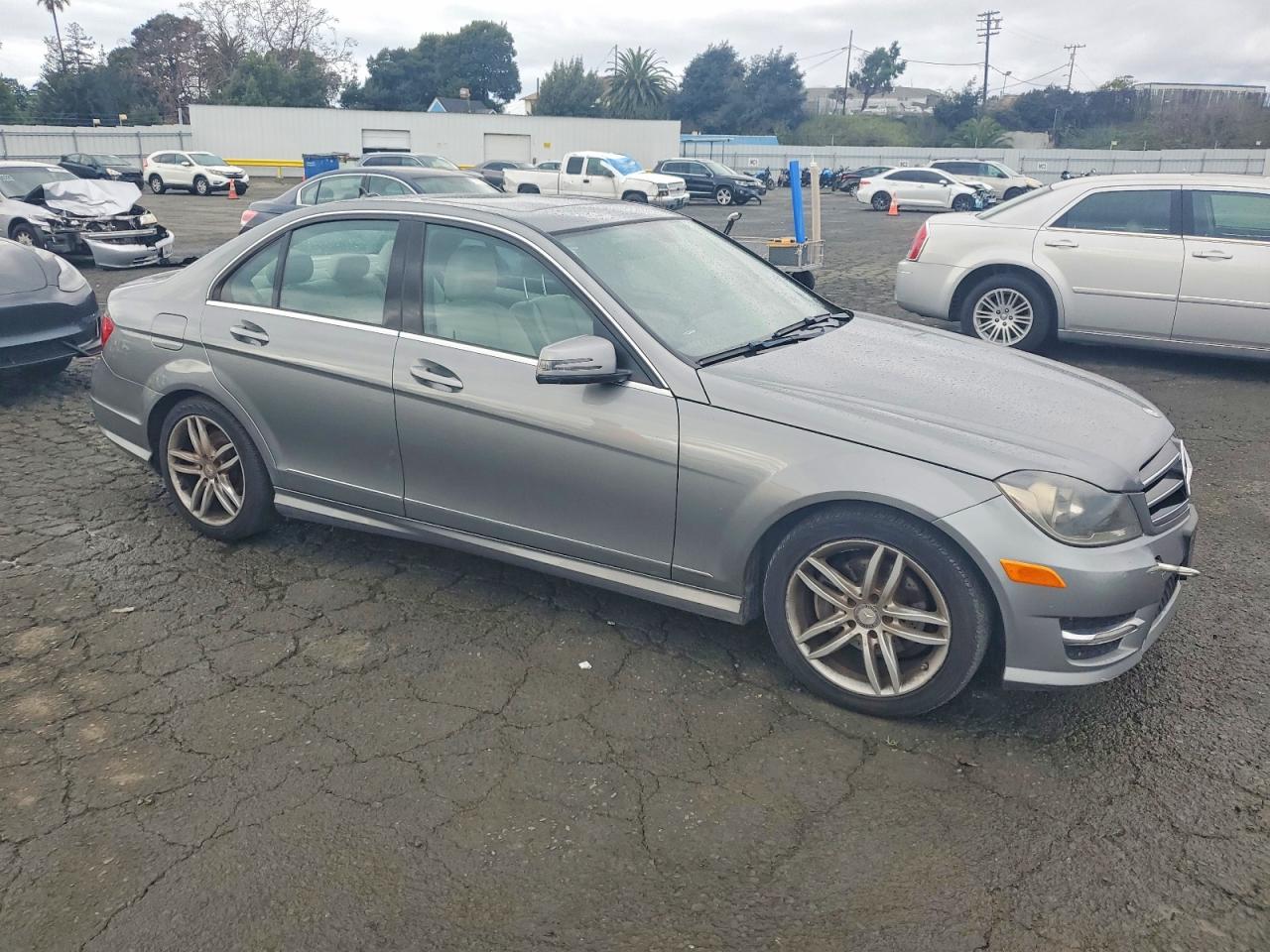 2014 MERCEDES-BENZ C 250 photo 4