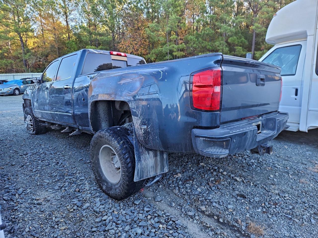 2019 CHEVROLET SILVERADO K3500 HIGH COUNTRY photo 2