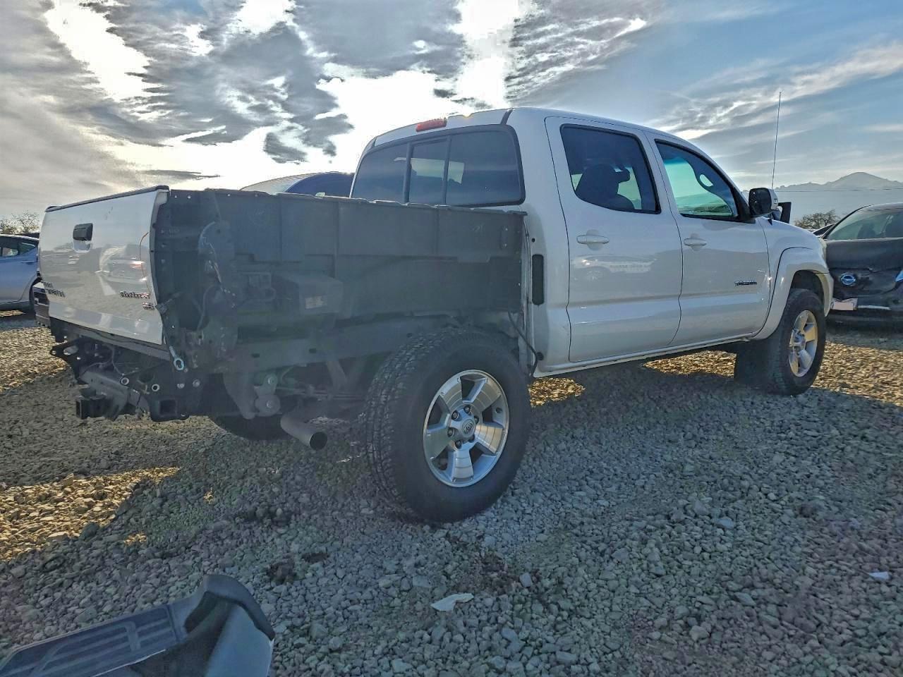 2013 TOYOTA TACOMA DOUBLE CAB PRERUNNER photo 3