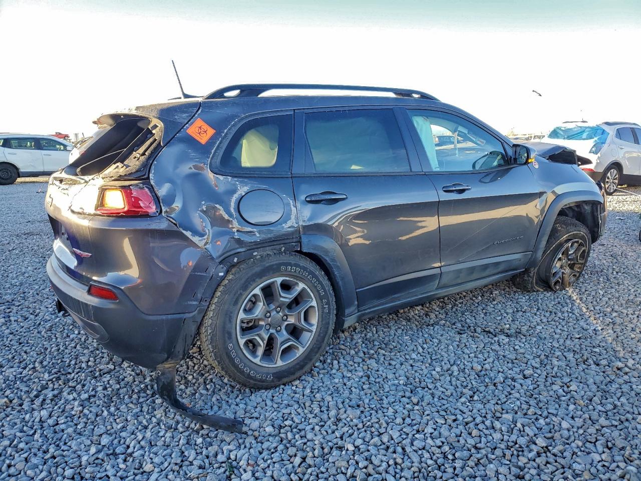 2022 JEEP CHEROKEE TRAILHAWK photo 3