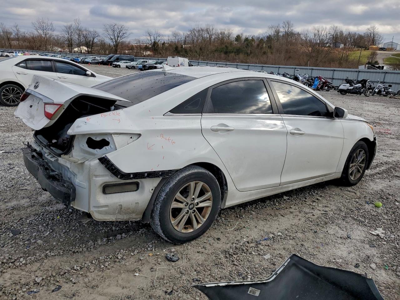 2013 HYUNDAI SONATA GLS photo 3