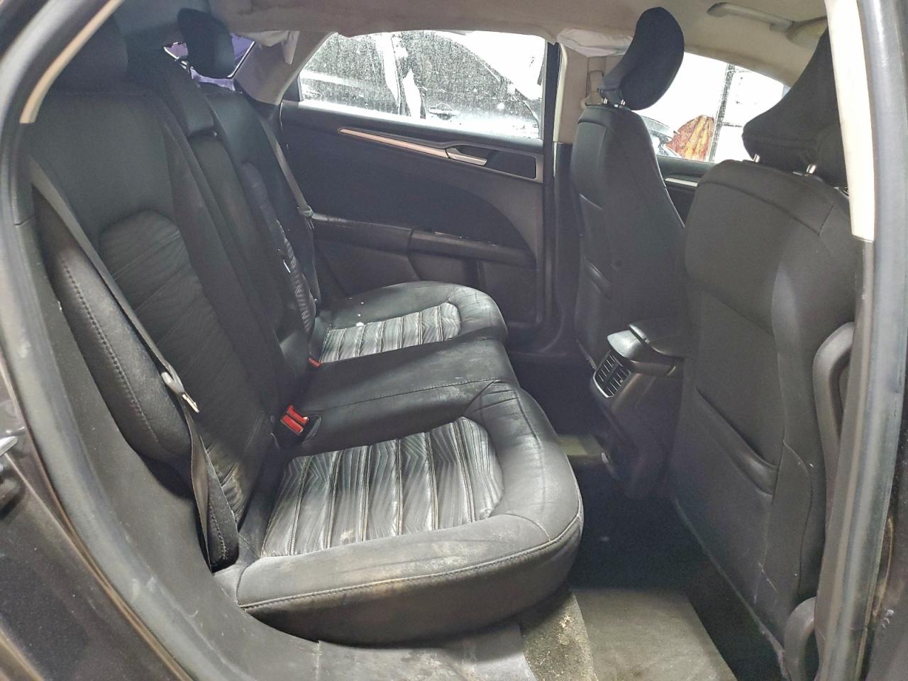 2016 FORD FUSION SE photo 19