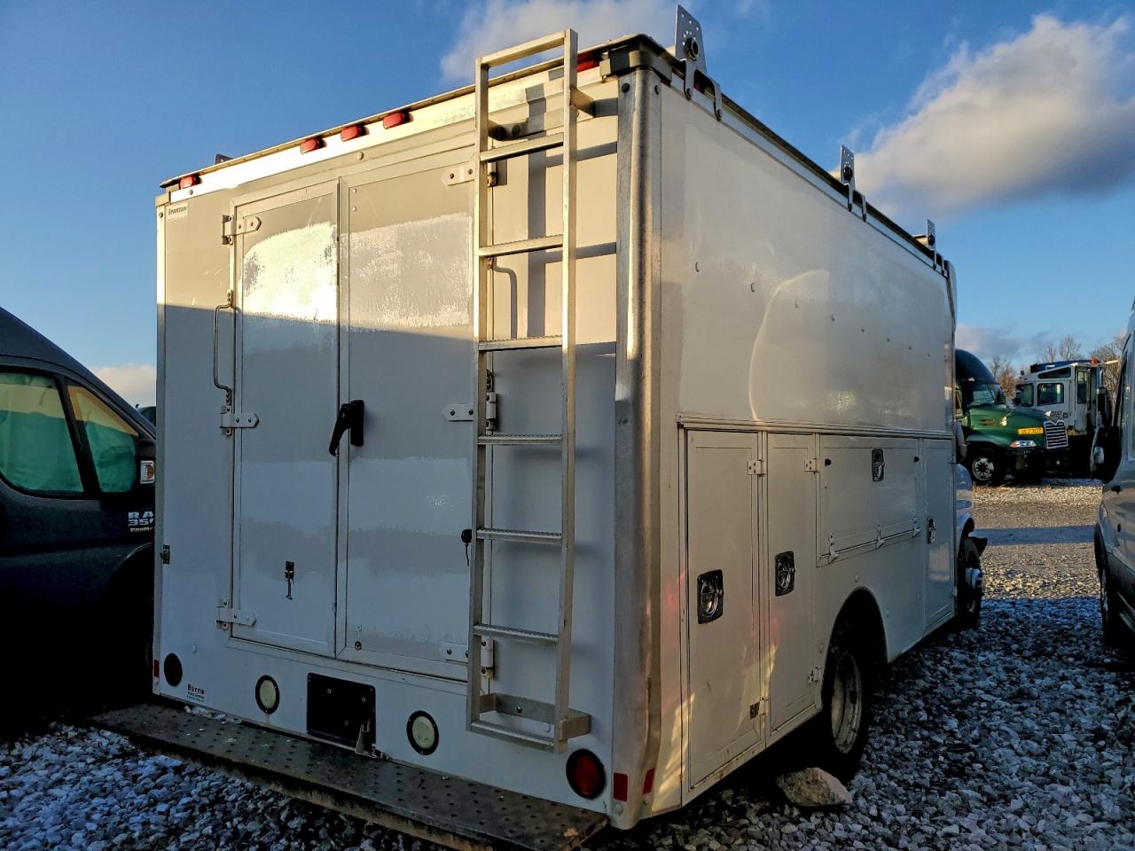 2013 GMC SAVANA CUTAWAY G3500 photo 3