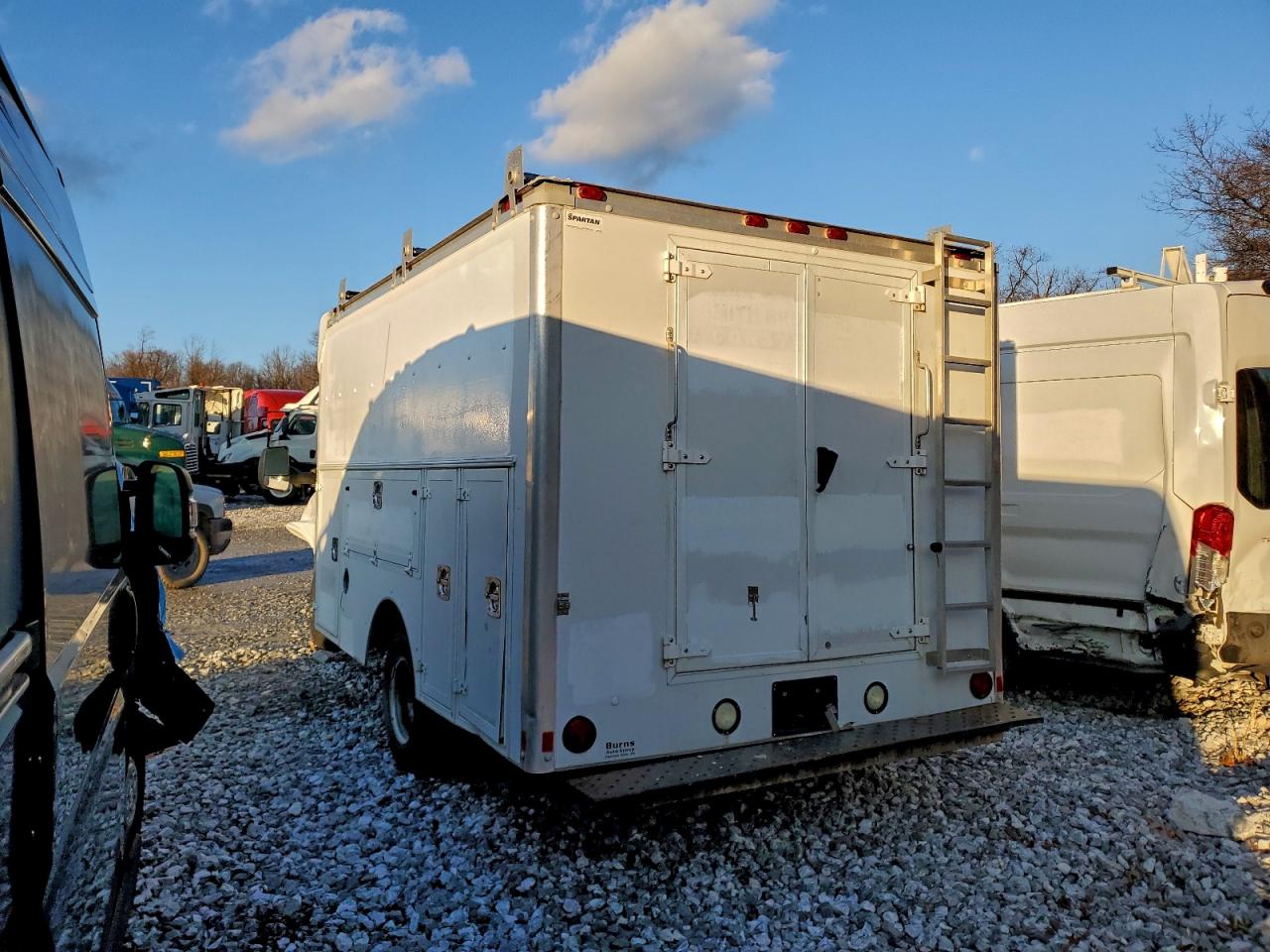 2013 GMC SAVANA CUTAWAY G3500 photo 2