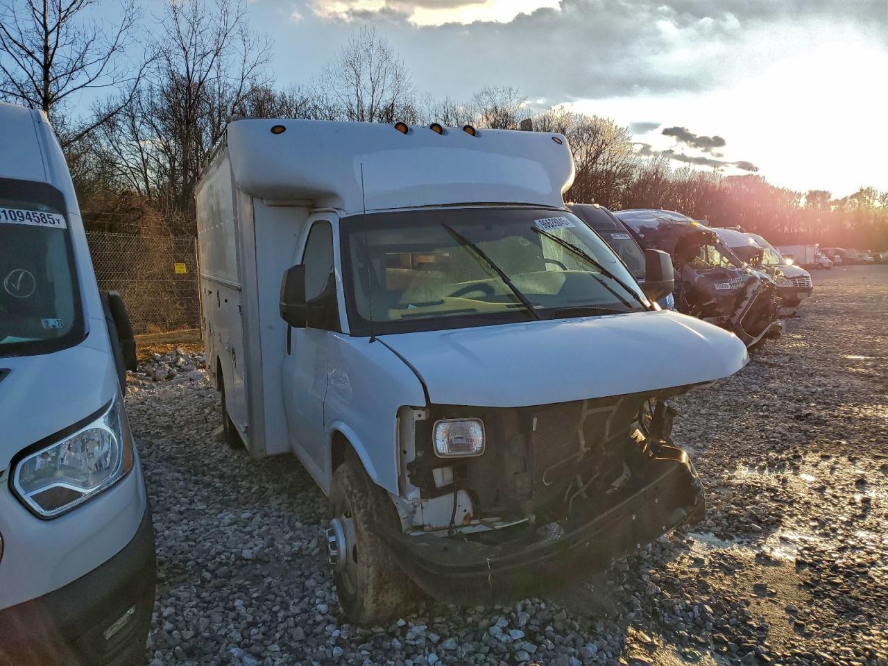2013 GMC SAVANA CUTAWAY G3500 photo 4